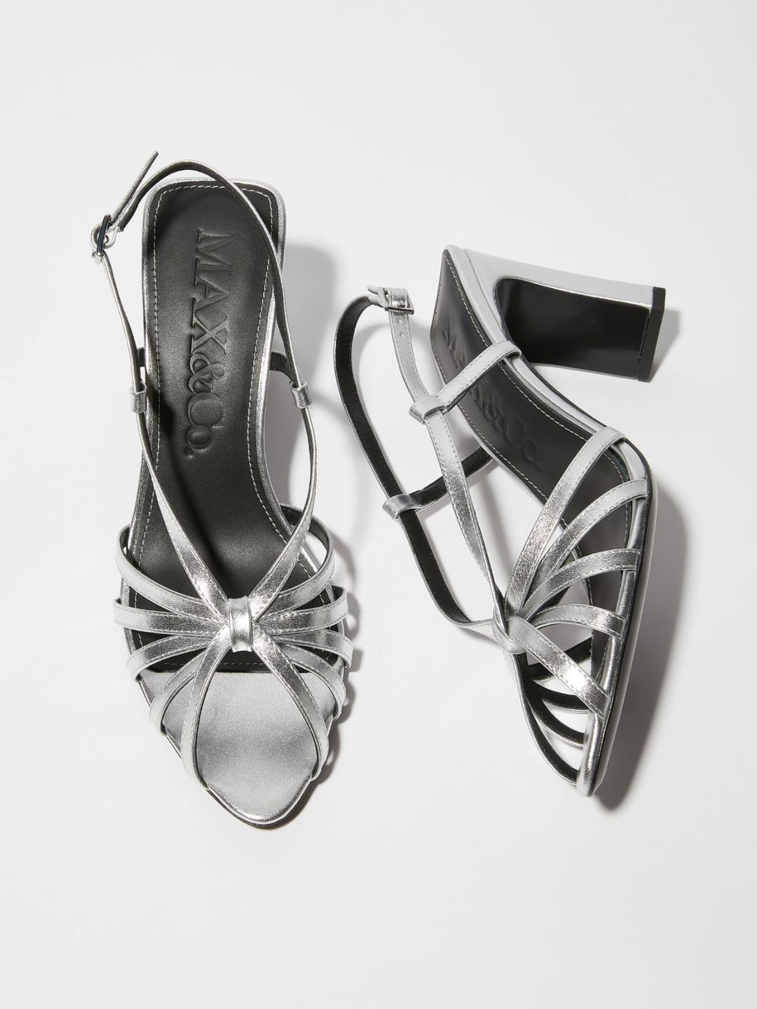 Sandali in pelle laminata | Max&Co Sandali da donna in pelle laminata argento con listini a ventaglio e tacco squadrato alto 8,5 cm. | Max&Co