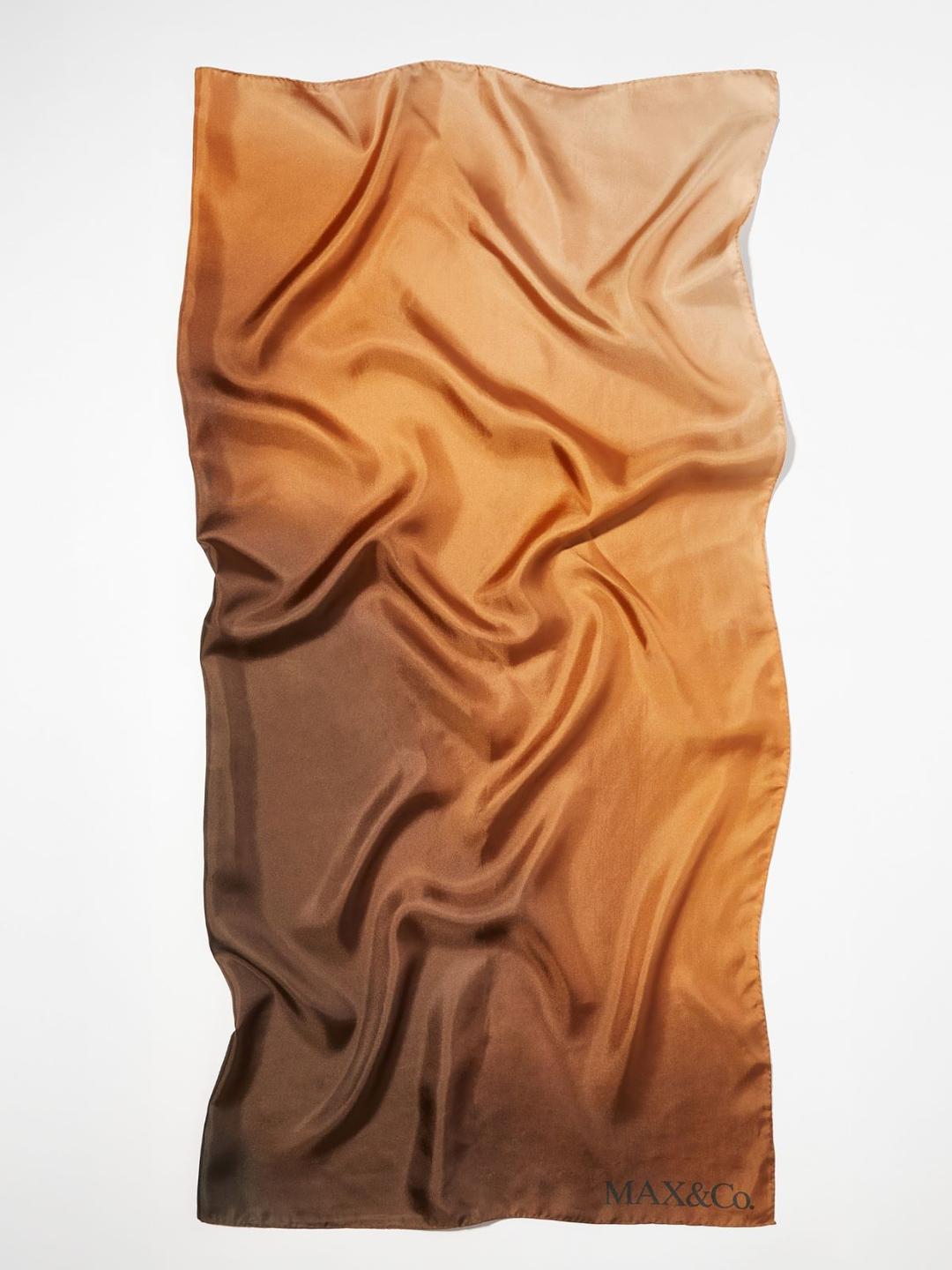 Maxi foulard in twill di seta | Max&Co Maxi foulard in twill di seta - vista alternativa - 2 | Max&Co