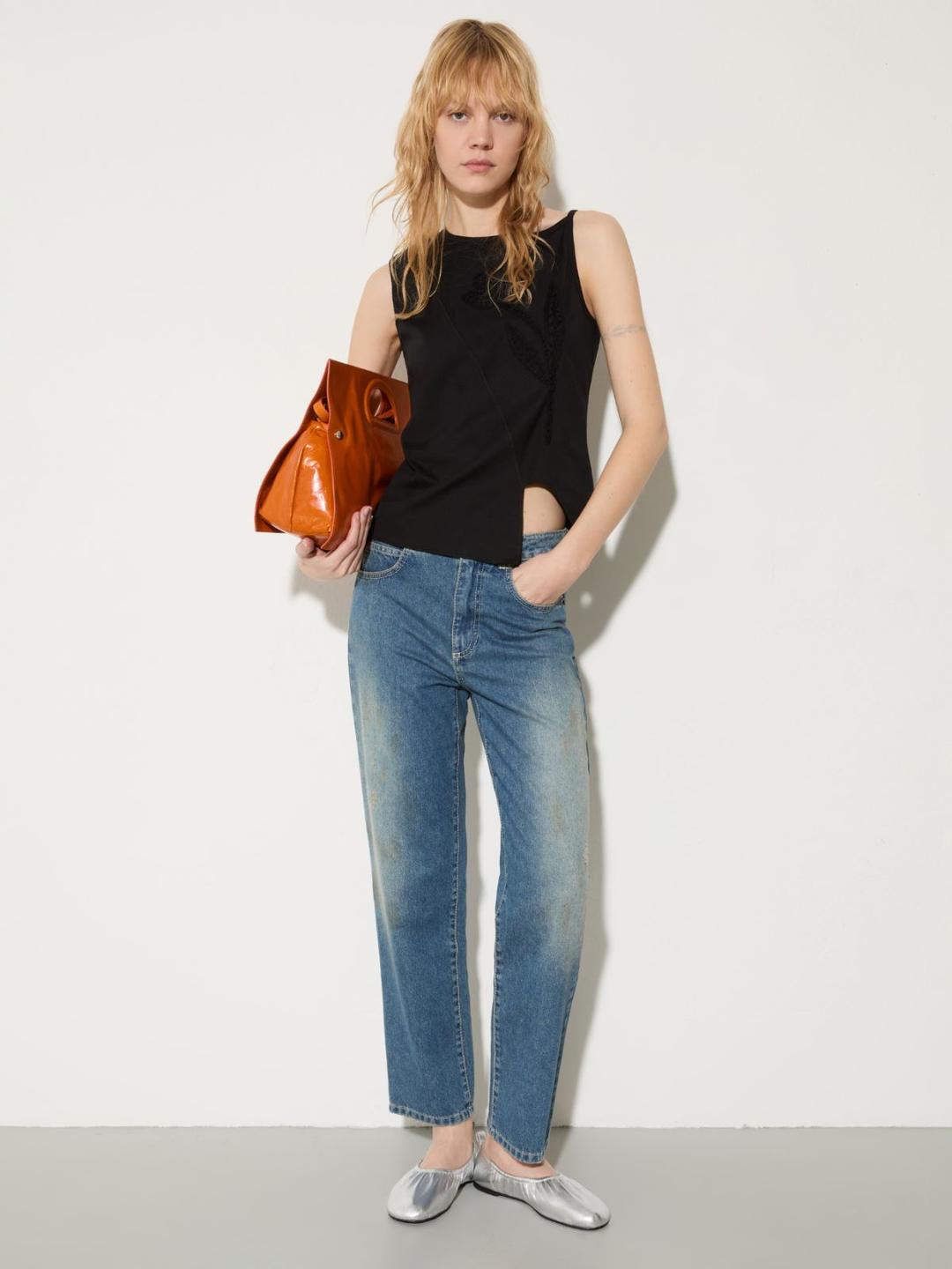 Top in jersey con fiore ricamato | Max&Co Top in jersey con fiore ricamato - vista alternativa - 2 | Max&Co