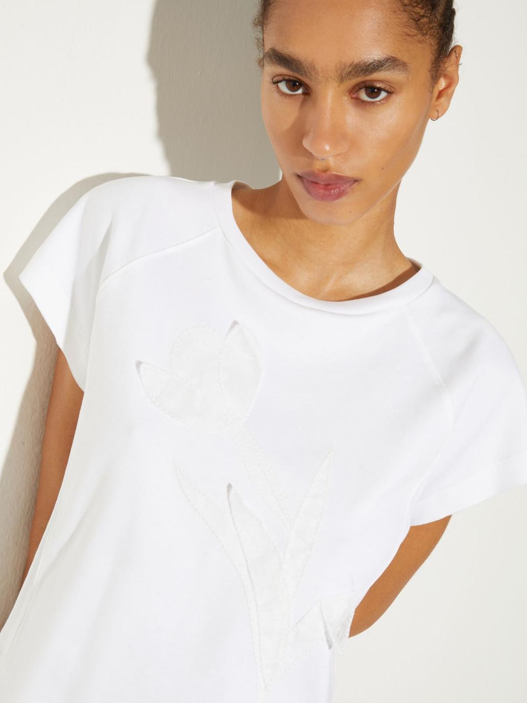 T-shirt con ricamo floreale | Max&Co T-shirt con ricamo floreale - vista alternativa - 10 | Max&Co