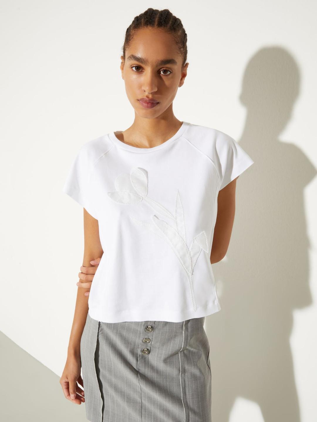 T-shirt con ricamo floreale | Max&Co T-shirt con ricamo floreale - vista alternativa - 10 | Max&Co