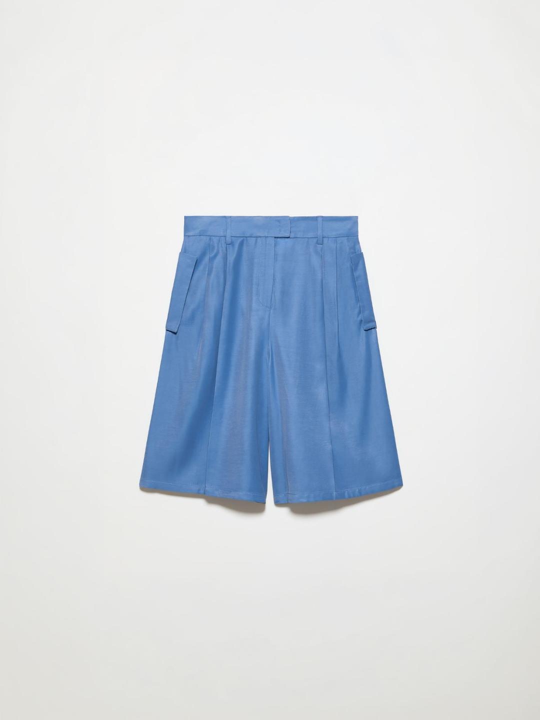 Bermuda ampi e fluidi | Max&Co Bermuda ampi e fluidi in viscosa e lino color avio, con vita regolare, passanti, elastico interno posteriore, doppie pieghe frontali e tasche a pattina. | Max&Co