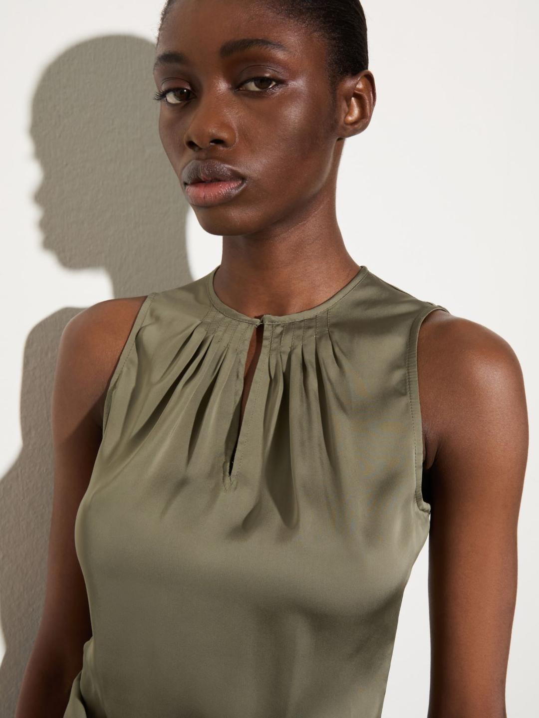 Top in raso con drappeggi | Max&Co Top in raso con drappeggi - vista alternativa - 10 | Max&Co