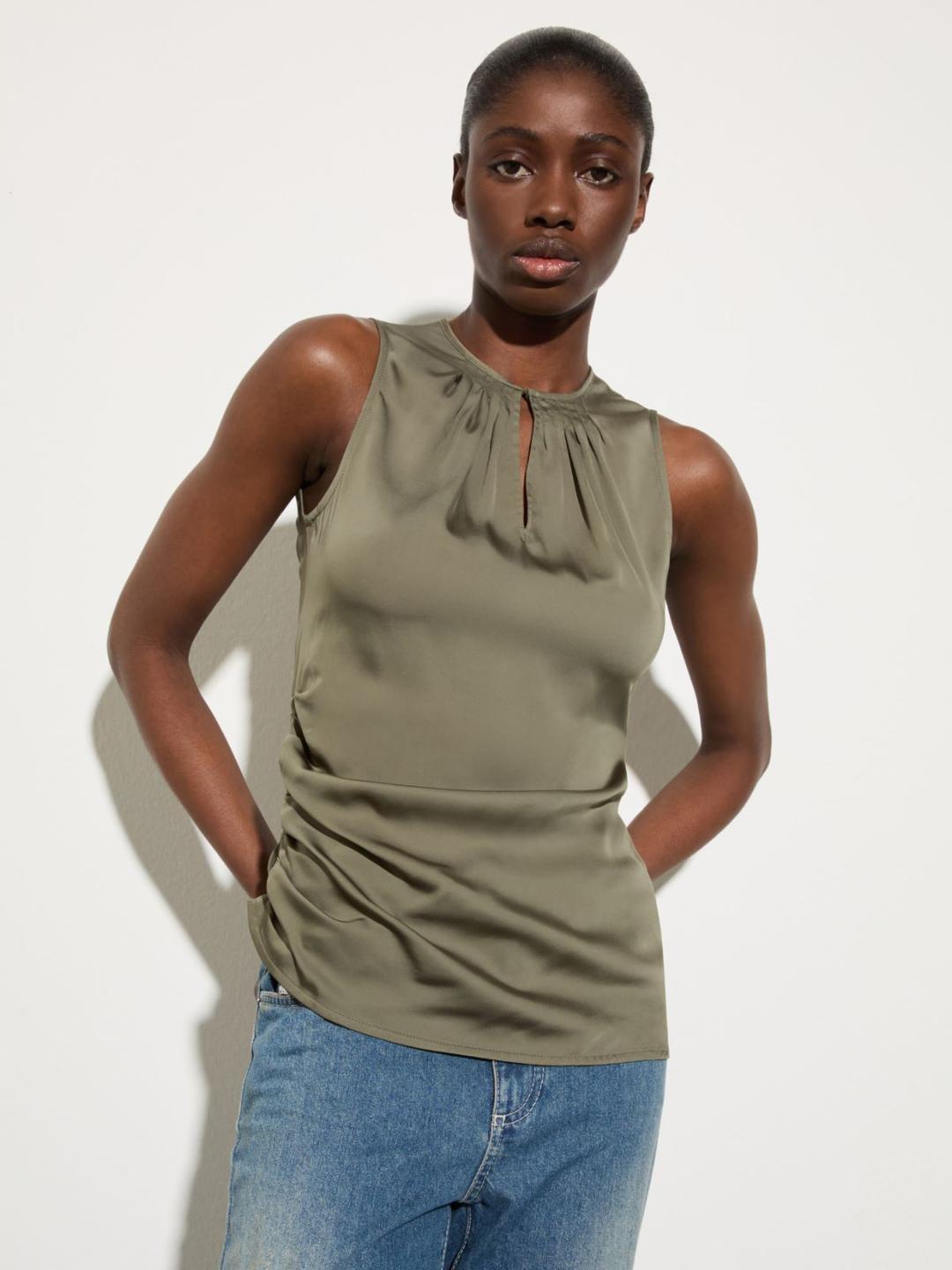 Top in raso con drappeggi | Max&Co Top in raso con drappeggi - vista alternativa - 10 | Max&Co