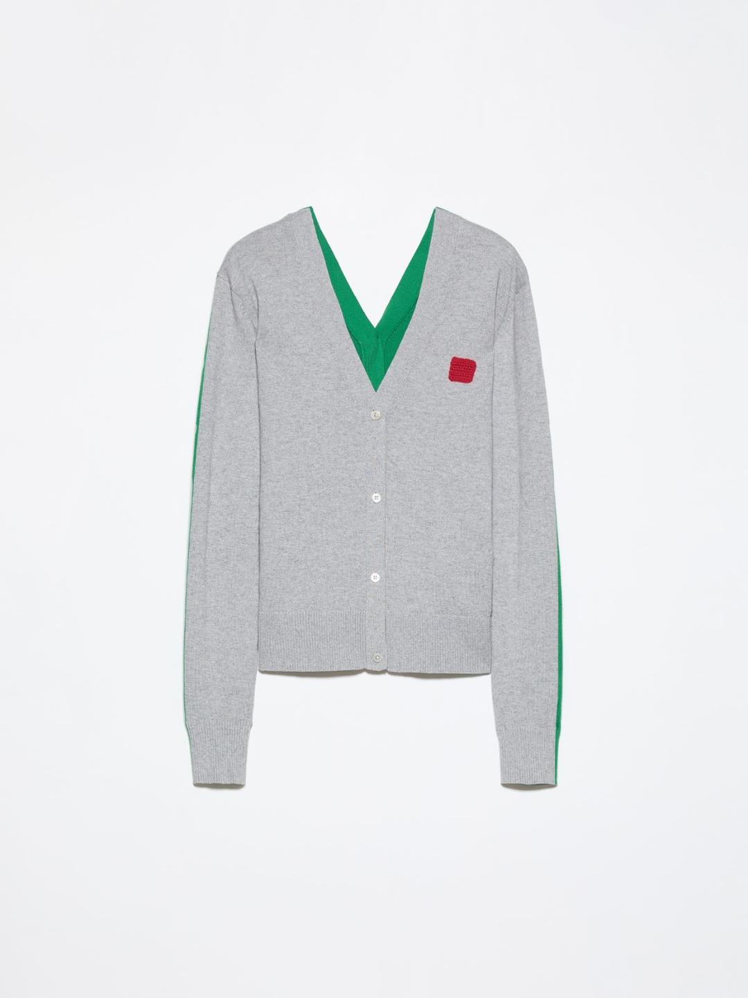 Cardigan in cotone e cashmere | Max&Co Cardigan grigio melange in cotone e cashmere con scollo a V, chiusura a bottoni e iconico red square MAX&Co. lavorato a crochet. | Max&Co