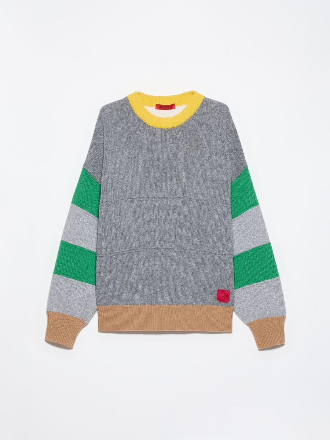 Pull oversize in pura lana | Max&Co Pull oversize in pura lana grigio con blocchi di colore a righe verdi e maniche grigie, rifinito con iconico red square MAX&Co. applicato al fondo. | Max&Co