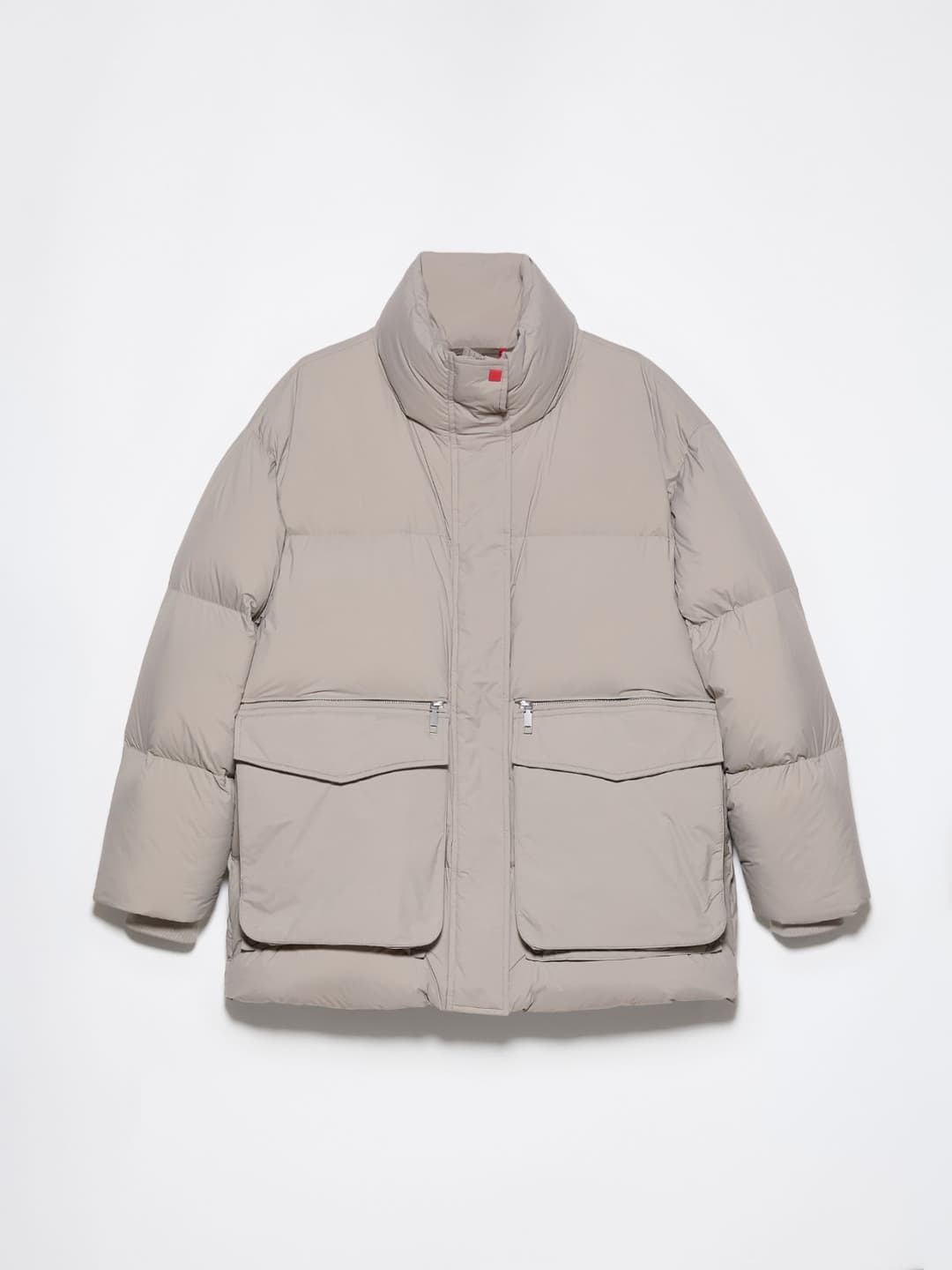 Bomber imbottito oversize | Max&Co Bomber imbottito oversize tortora in nylon antigoccia con tasche utility staccabili e dettagli in metallo. | Max&Co