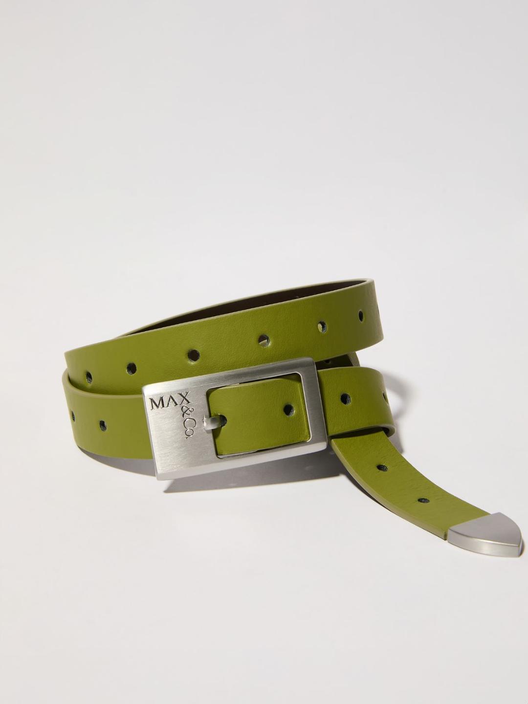 Cintura in pelle liscia | Max&Co Cintura in pelle liscia verde con fibbia geometrica in metallo satinato e logo MAX&Co. inciso. | Max&Co
