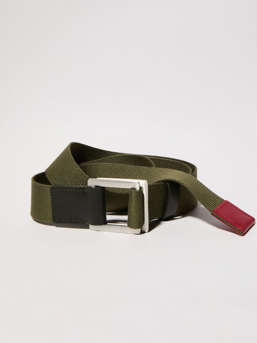 Cintura in canvas e pelle | Max&Co Cintura MAX&Co. in canvas di cotone kaki con dettagli in pelle nera e terminale rosso, fibbia in metallo con regolazione a scorrimento. | Max&Co