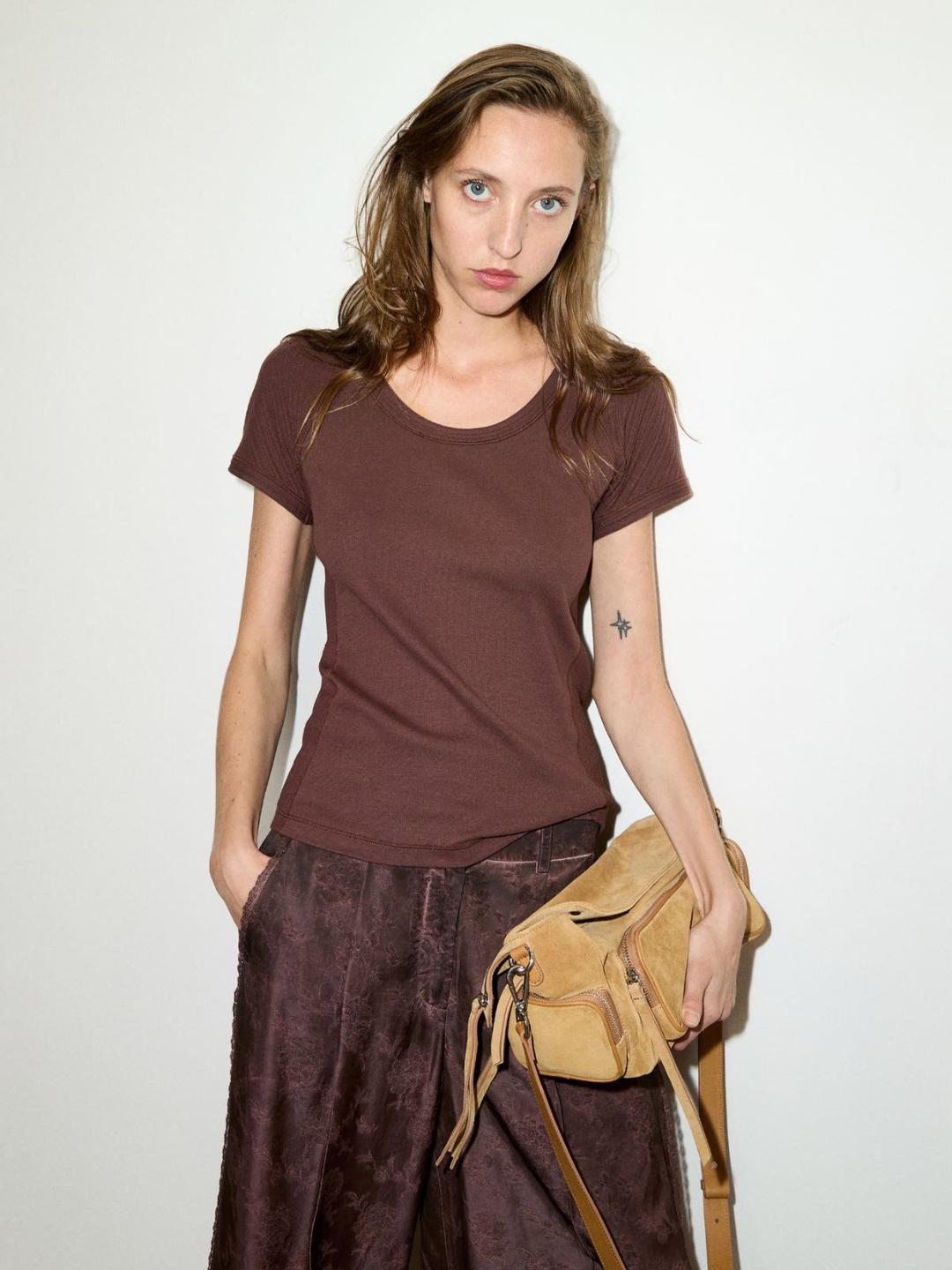 T-shirt con intarsi a costine | Max&Co T-shirt con intarsi a costine - vista alternativa - 17 | Max&Co