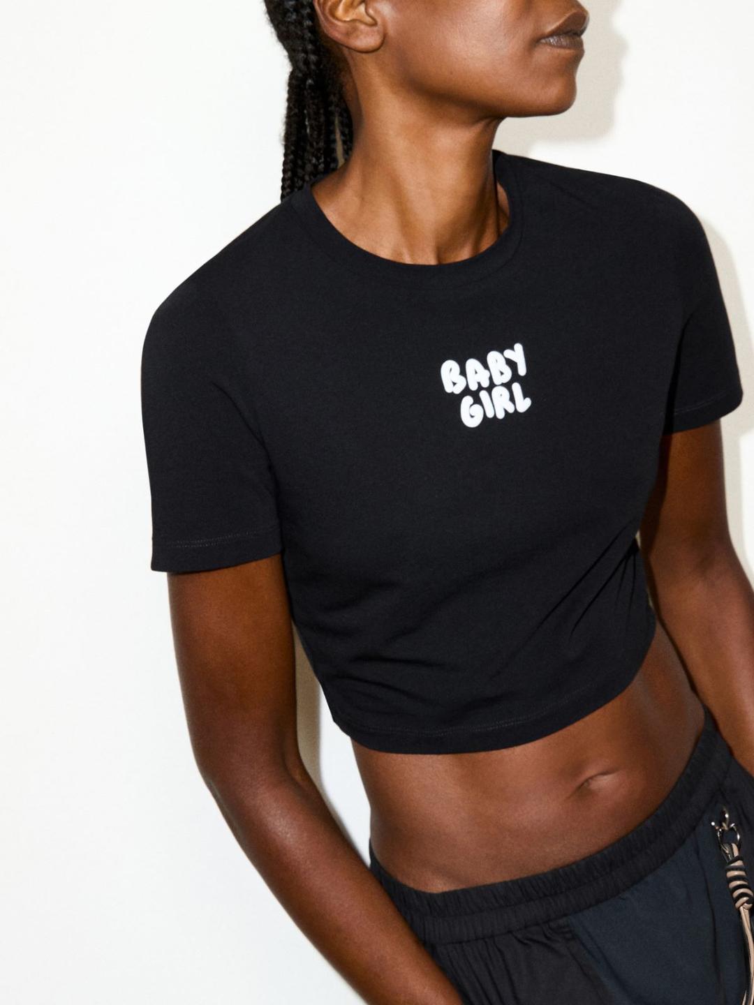 Cropped T-shirt con lettering | Max&Co Cropped T-shirt con lettering - vista alternativa - 3 | Max&Co