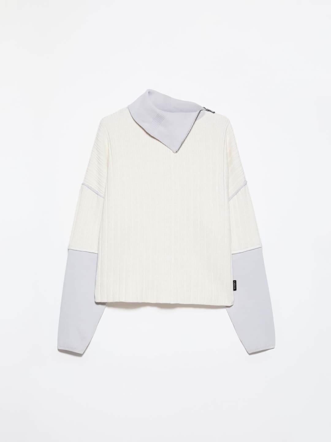 Maglia color block Raeburn &Co.llaboration | Max&Co Maglia color block Raeburn &Co.llaboration in lana bianca con lavorazione a coste, bande a intarsio grigie e zip su spalla. | Max&Co