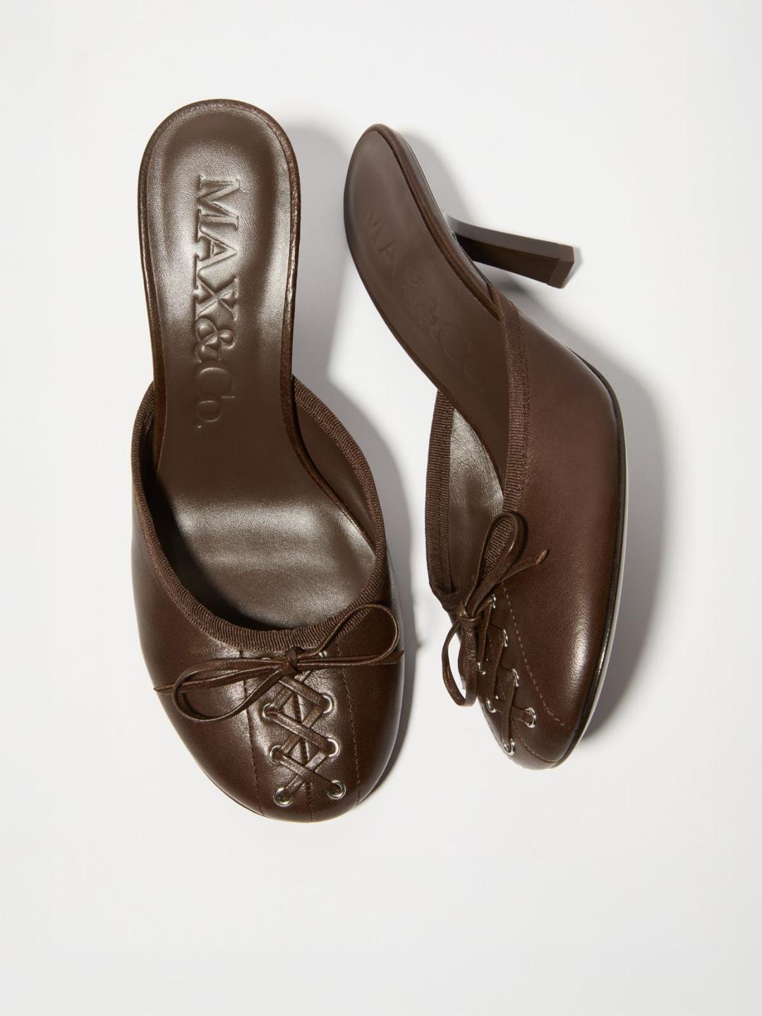 Mules in pelle Sami Miró &Co.llaboration | Max&Co Mules in pelle Sami Miró &Co.llaboration | Max&Co