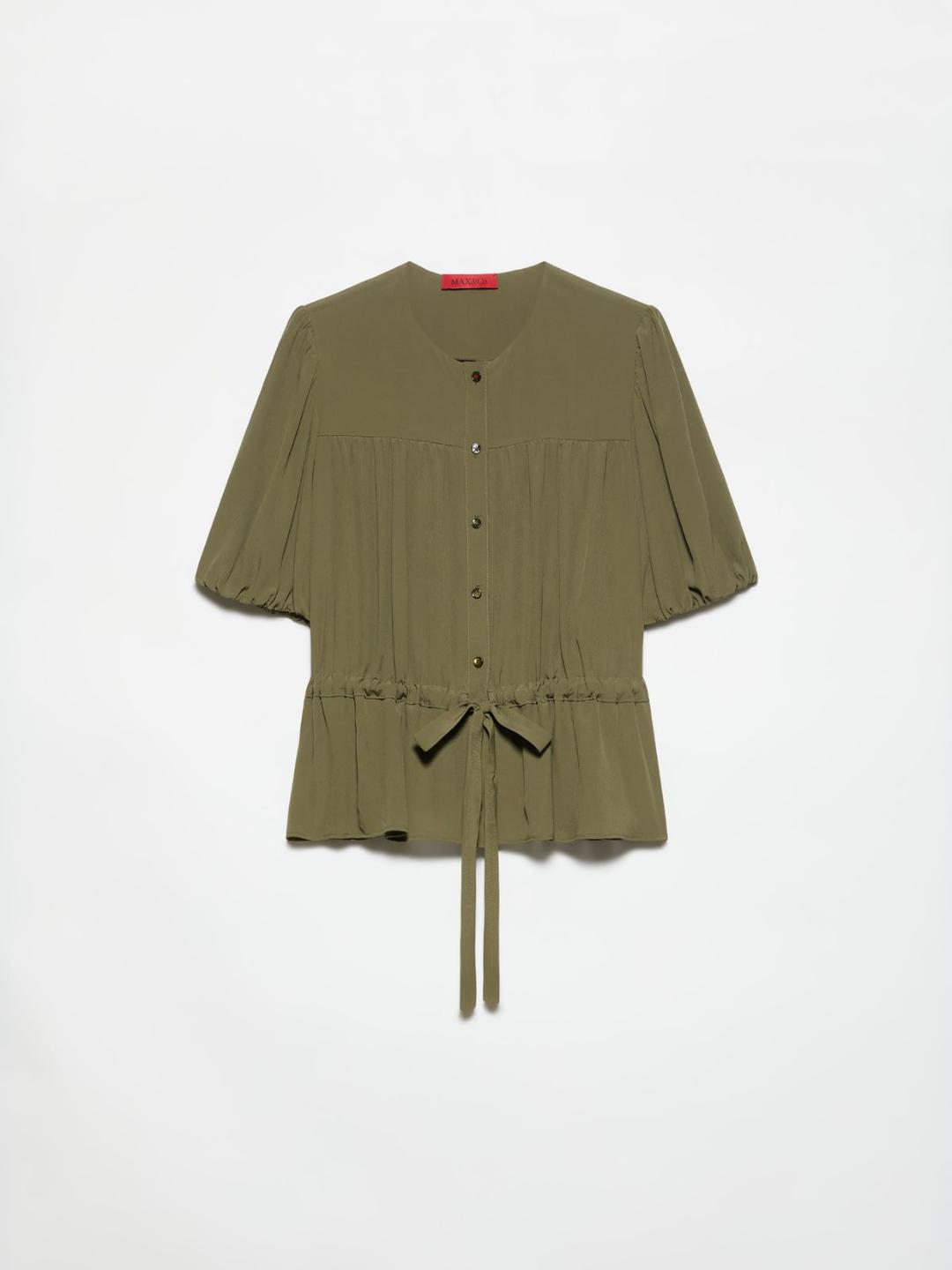 Camicia in crêpe de Chine | Max&Co Camicia in crêpe de Chine verde kaki da donna con maniche a palloncino corte, scollo rotondo e coulisse in vita con fiocco. | Max&Co