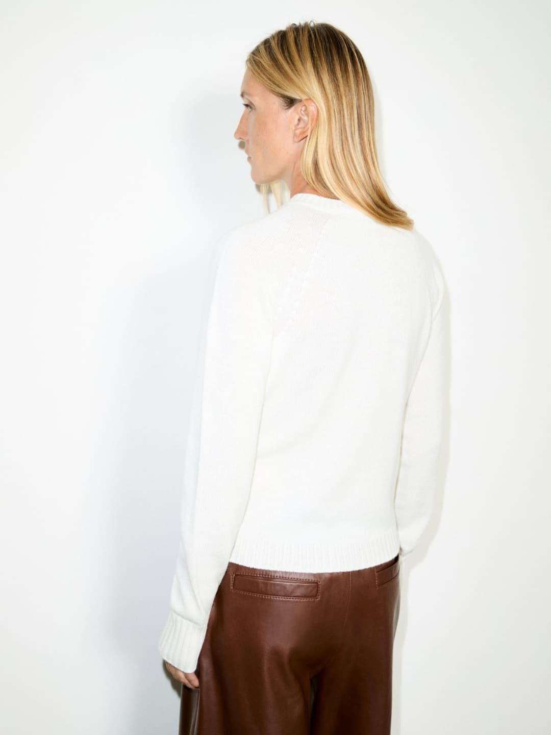 Maglia slim con bottoni bijou | Max&Co Maglia slim con bottoni bijou - vista alternativa - 25 | Max&Co