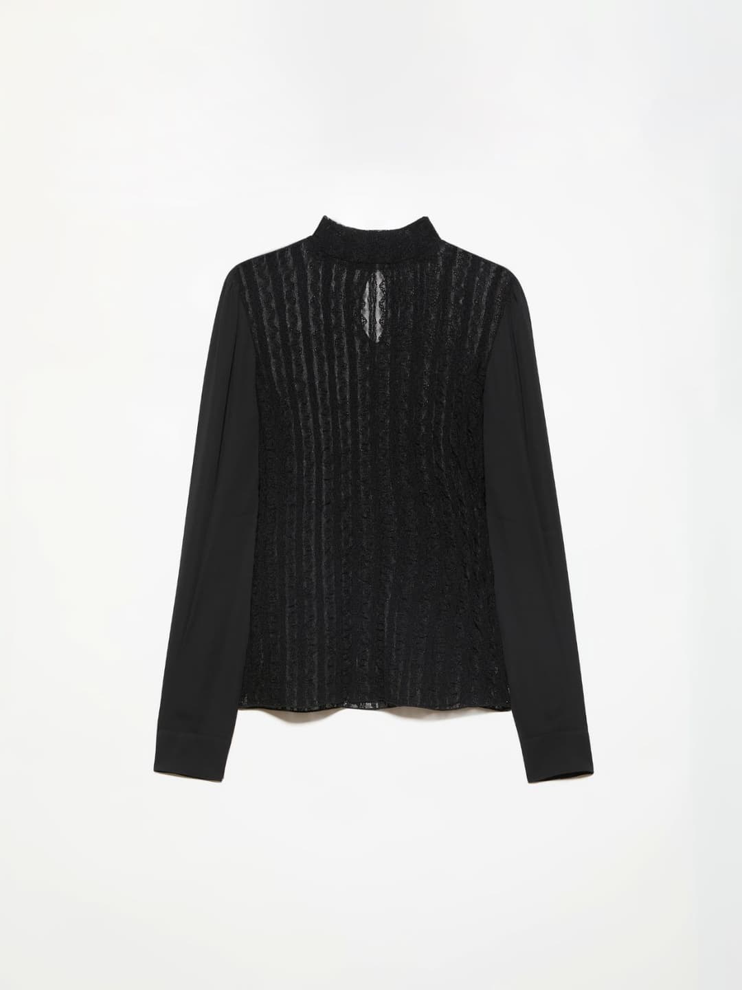 Top in pizzo e crêpe de Chine | Max&Co Top nero in pizzo e crêpe de Chine con maniche lunghe, collo a lupetto e dettagli in pizzo stretch. | Max&Co